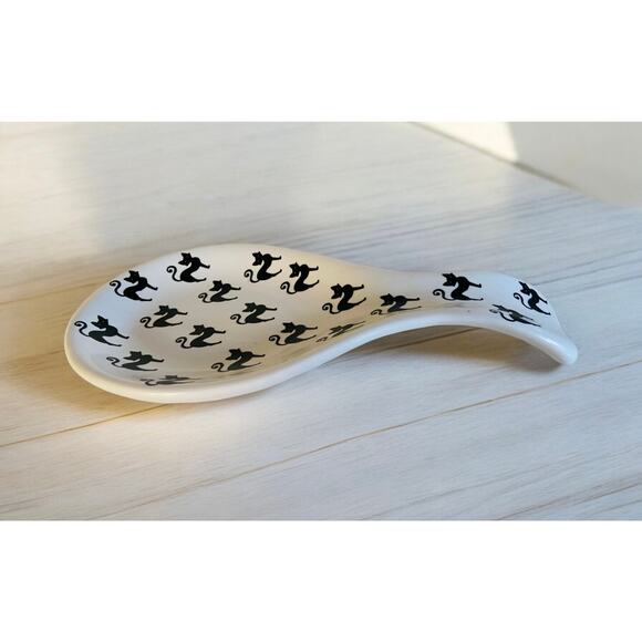 NEW Market Finds Spooky Arching Black Cat Cats Hand Painted Ceramic Spoon Rest - Picture 2 of 3